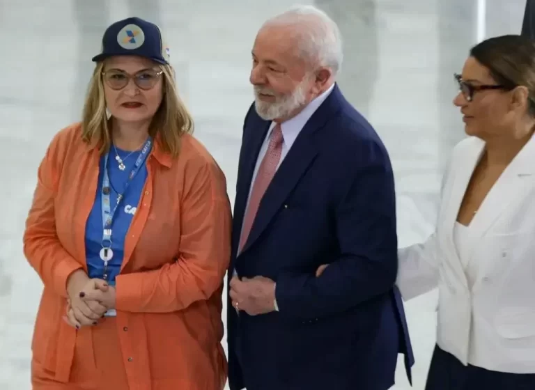  Lula demite Rita Serrano da presidência da Caixa; Carlos Vieira assume o cargo