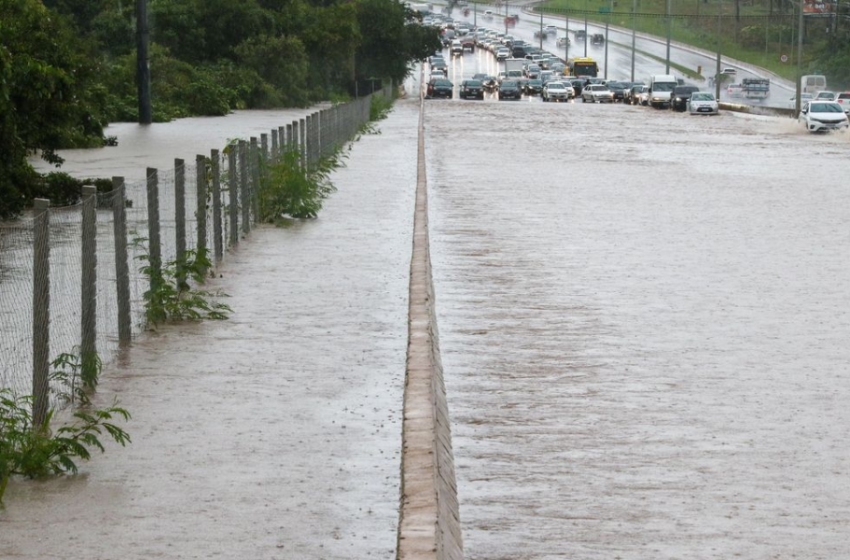  Inmet alerta para chuvas intensas em partes de Pernambuco e de 11 estados, além do DF