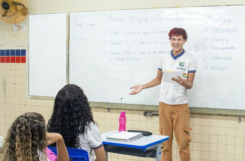  Com 3.618 vagas e bolsa mensal de R$ 200, Pernambuco divulga seleção para Programa Monitoria PE
