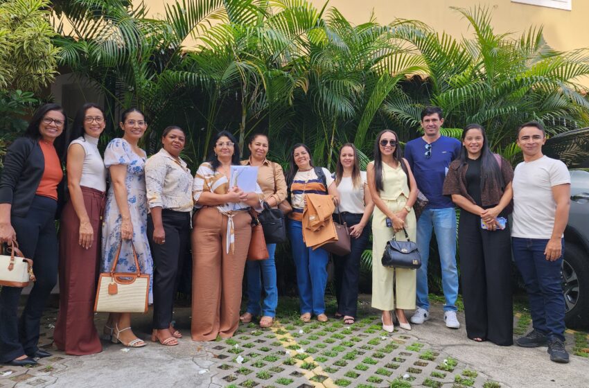  Secretaria de Educação de Araripina participa de capacitação em Recife para implantação do Programa Qualifica Araripina