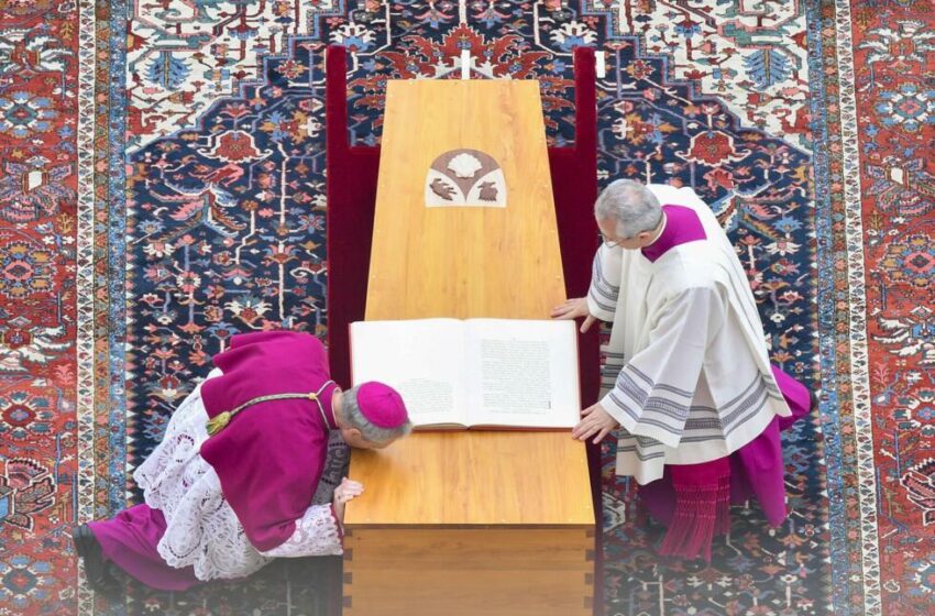  Papa Francisco escolheu ser enterrado em caixão simples de madeira e fora do Vaticano