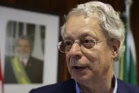  Próximo papa ‘tende a ser de centro à direita’, diz Frei Betto