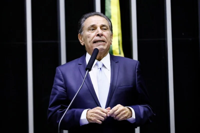 João Lyra elogia João Campos e declaração é explorada nas redes sociais