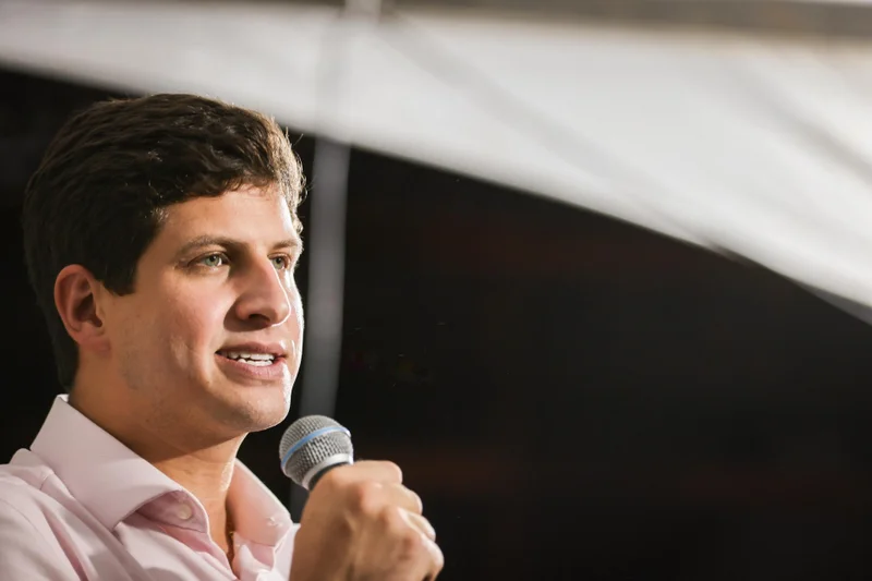  ‘7 de Setembro é um chamado à soberania e à democracia’, diz o prefeito João Campos