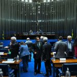 Por unanimidade, Senado aprova isentar IR para quem ganha até RS 5 mil