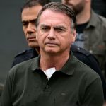 Flávio Bolsonaro visitará o pai na terça-feira, após autorização judicial